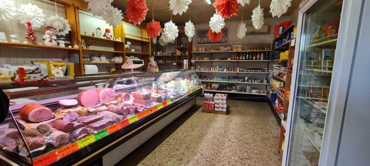 Palazzina commerciale in Via Roma 41, Gambellara, {3} - Foto 1