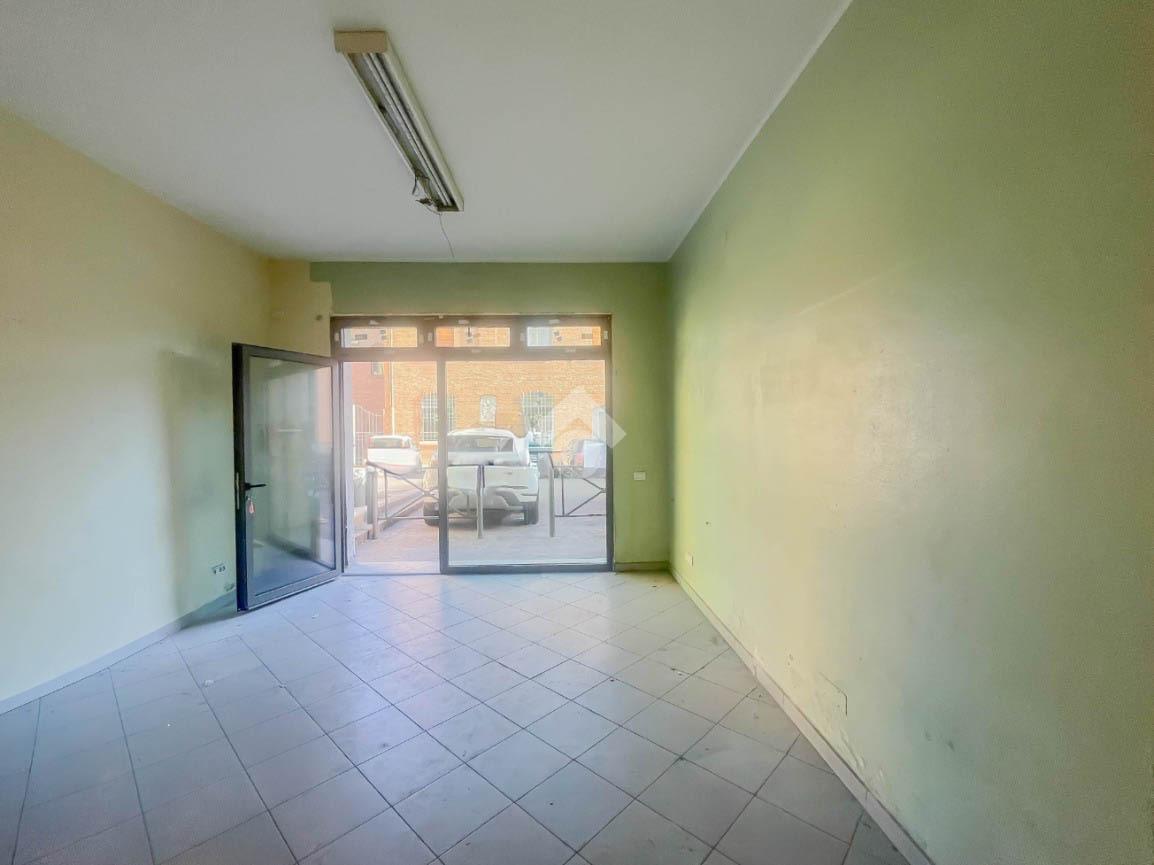 Negozio in Piazza Antonio Gramsci, Castelnuovo Rangone, {3} - Foto 1