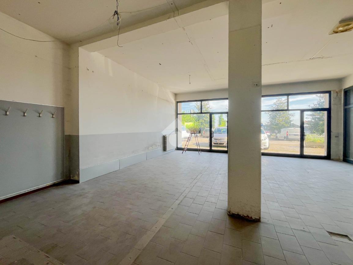 Negozio in Via Bassa, Fiorano Modenese, {3} - Foto 1