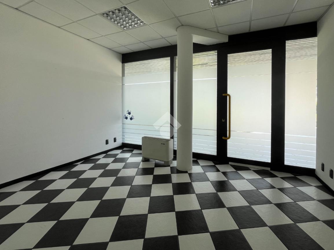 Ufficio in Via Giuseppe Mazzini 1, Sassuolo, {3} - Foto 2