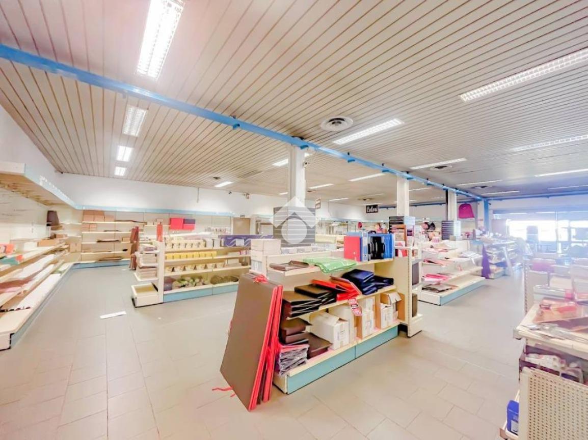 Negozio in Via Statale, Fiorano Modenese, {3} - Foto 1