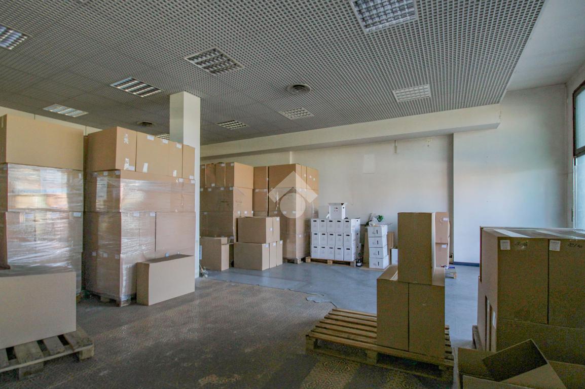 Ufficio in Via Radici in Monte 229, Sassuolo, {3} - Foto 2