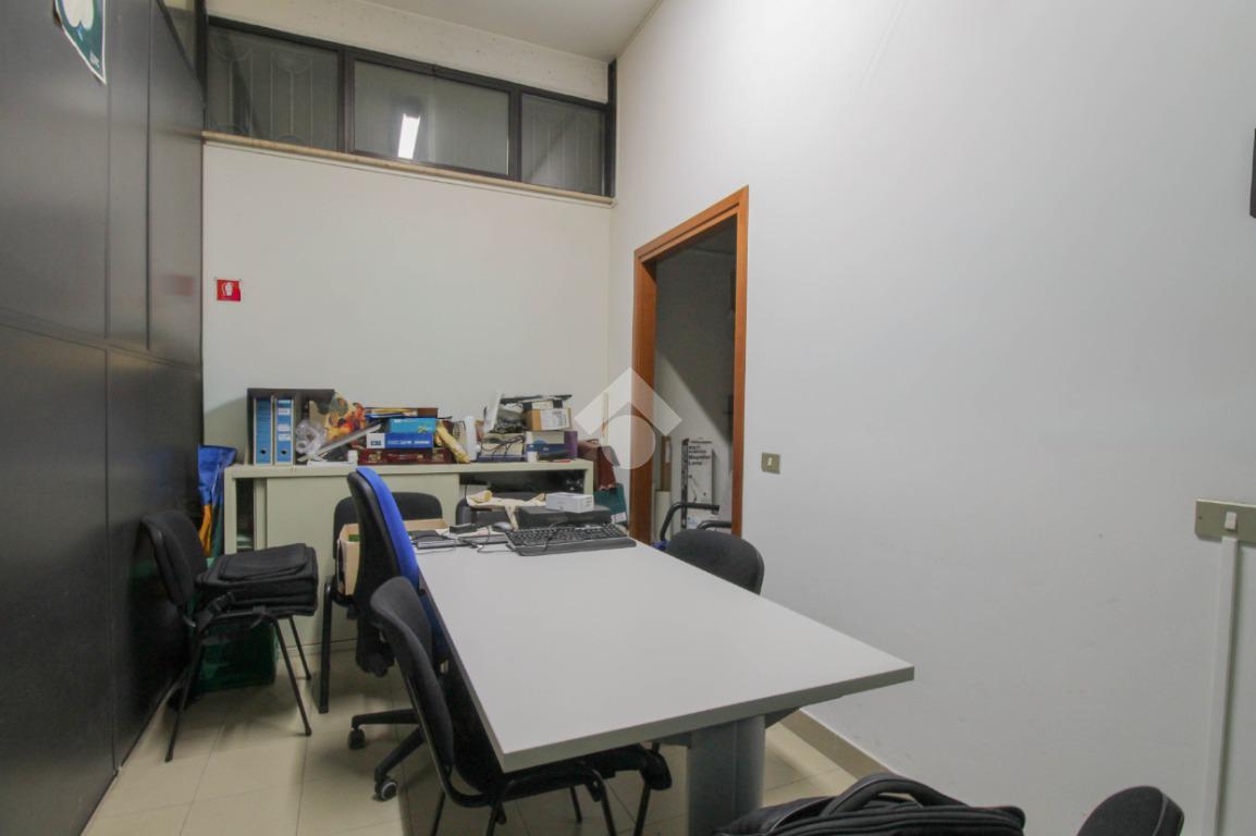 Negozio in Via XXV Aprile, Vignola, {3} - Foto 1