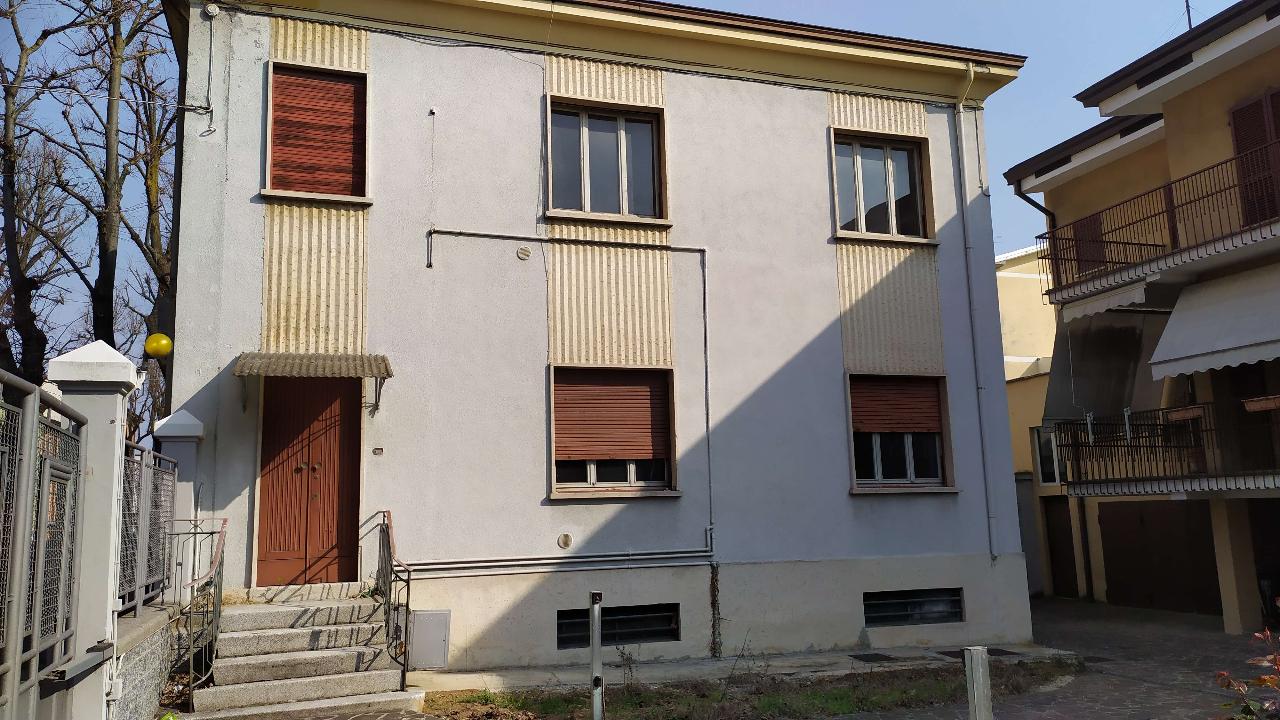 Villa bifamiliare in vendita a Piacenza