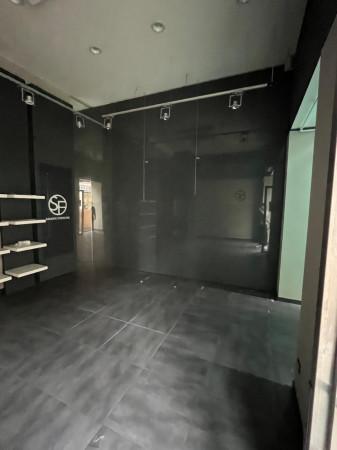 Negozio in Via Vitruvio 254, Formia, {3} - Foto 2