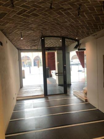 Negozio in Piazza Giuseppe Garibaldi 18, Sassuolo, {3} - Foto 1