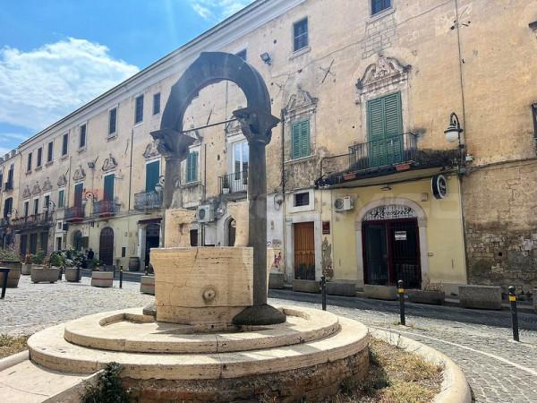 Negozio in Piazza Federico II, Foggia, {3} - Foto 1