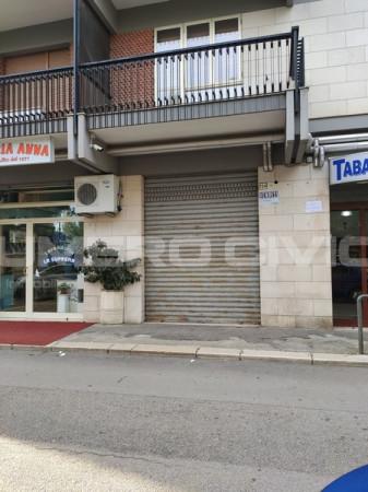 Negozio in Via Gaetano Salvemini, Foggia, {3} - Foto 2
