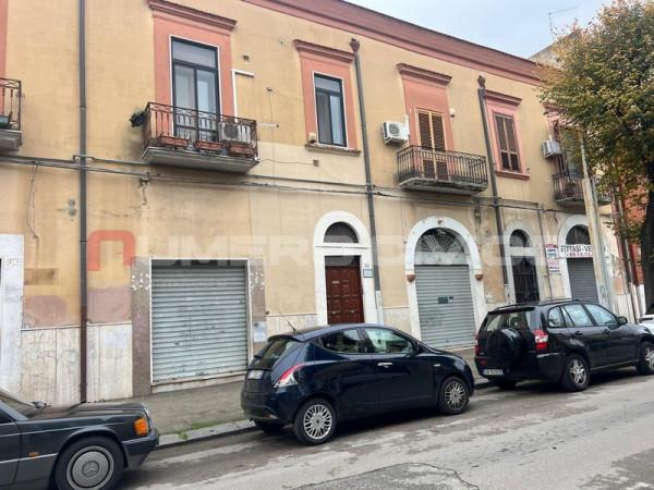 Negozio in Via Alessandro Manzoni, Foggia, {3} - Foto 1