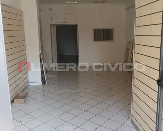 Negozio in Viale Leone XIII, Foggia, {3} - Foto 2