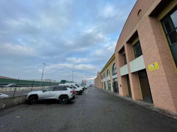 Negozio in Via IV Novembre 38/l-38/M, Treviolo, {3} - Foto 2