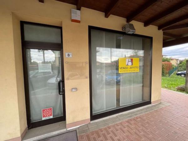 Negozio in Via Esperanto 8/a, Sotto Il Monte Giovanni Xxiii, {3} - Foto 2