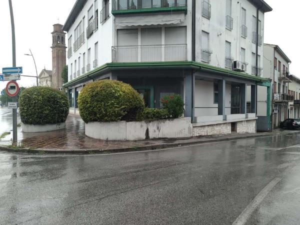 Negozio in Via Riviera del Brenta, 85 30032, Fiesso D'Artico, {3} - Foto 1