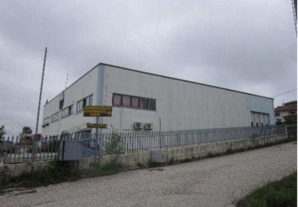 Capannone in Via Barisciano Snc, Barisciano, {3} - Foto 1