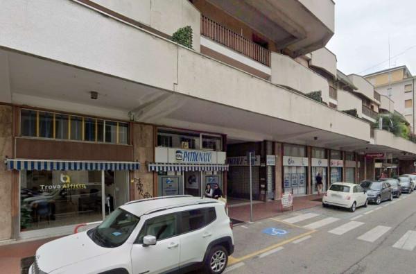 Negozio in Via Cairoli 5, Varese, {3} - Foto 1