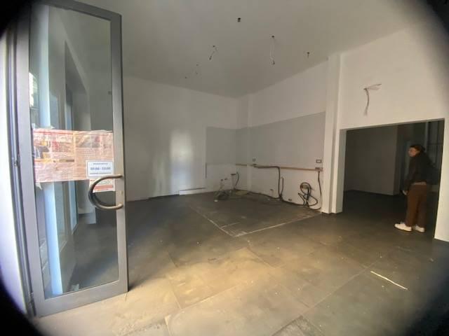 Negozio in Via Cavour 8, Ventimiglia, {3} - Foto 2