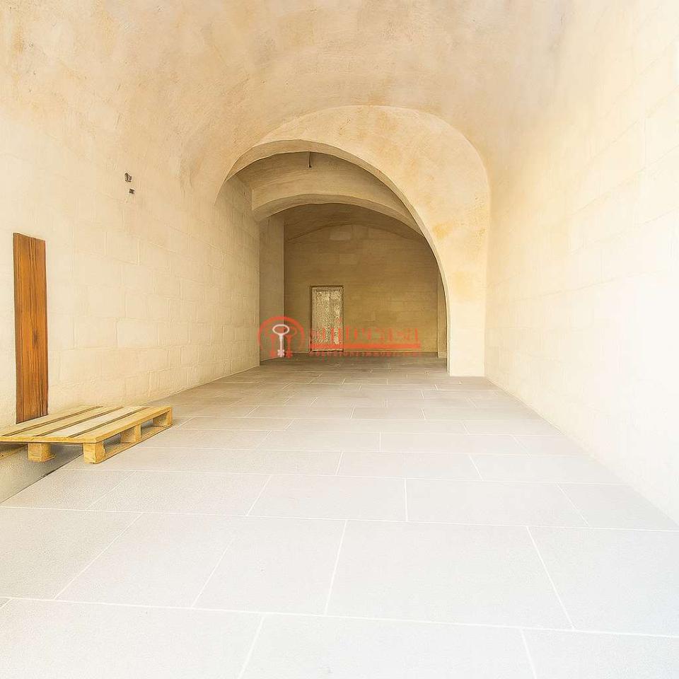 Negozio in Piazza Longobardi, Trani, {3} - Foto 2