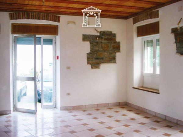 Negozio in Via dei Crevatini, Muggia, {3} - Foto 2