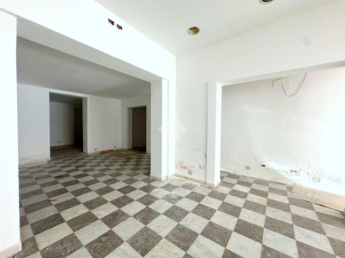 Negozio in Via Re Federico 111, Palermo, {3} - Foto 2