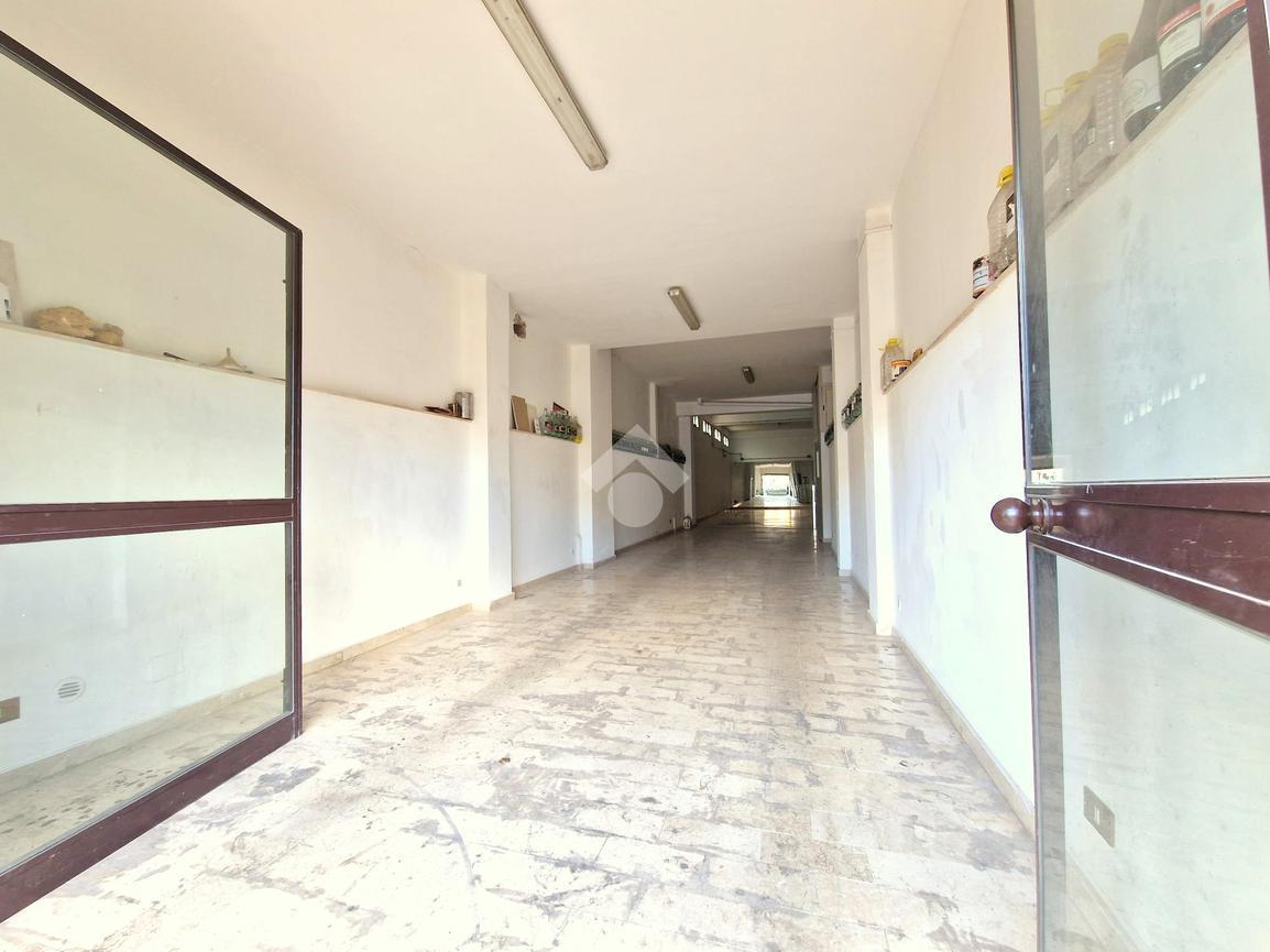 Negozio in Via Tasca Lanza 56, Palermo, {3} - Foto 2