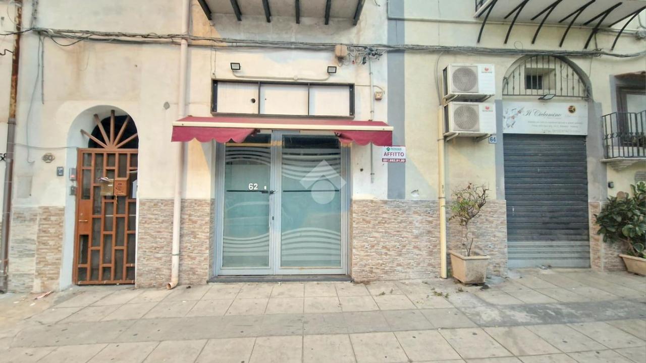 Negozio in Via Enrico Albanese 62, Palermo, {3} - Foto 1