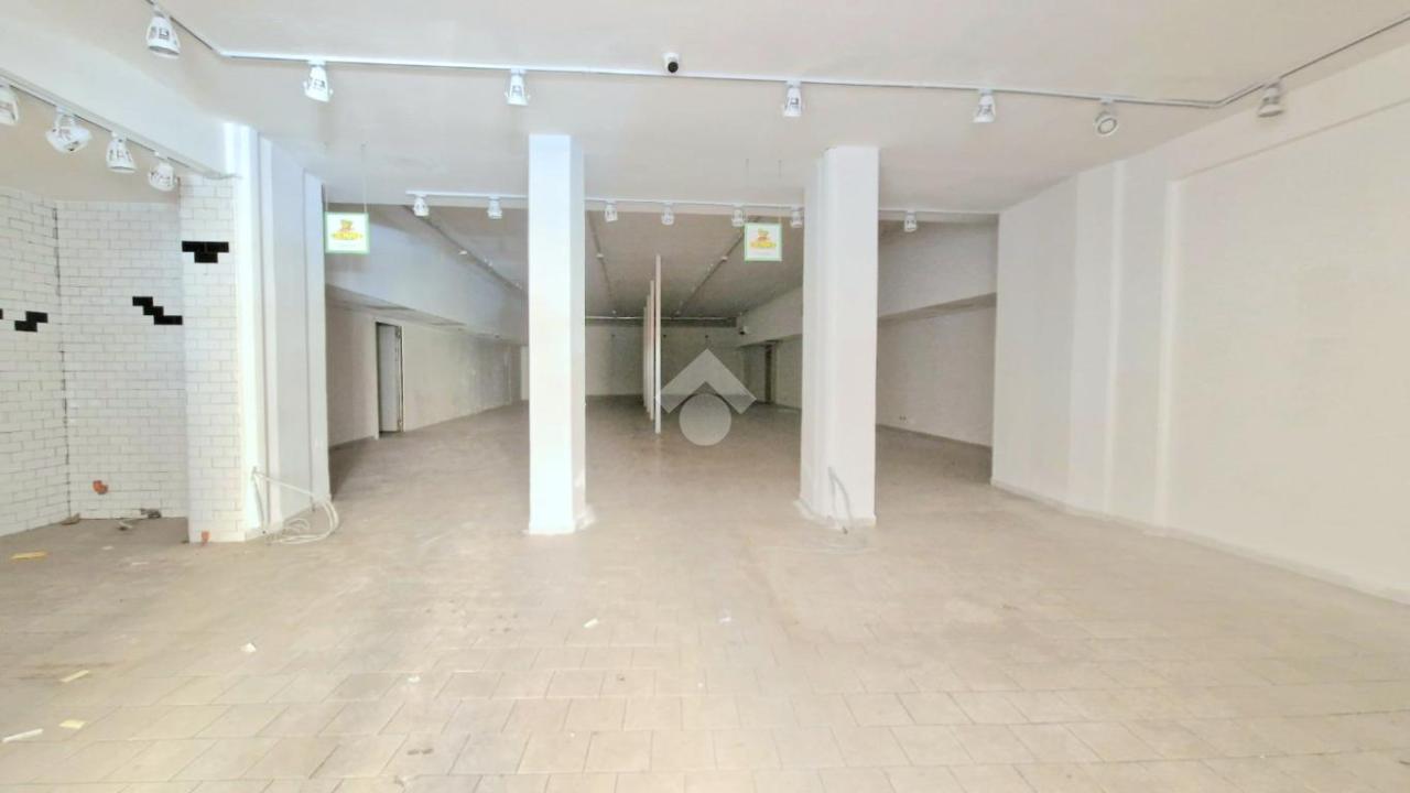 Negozio in Via Luigi Manfredi 12, Palermo, {3} - Foto 2