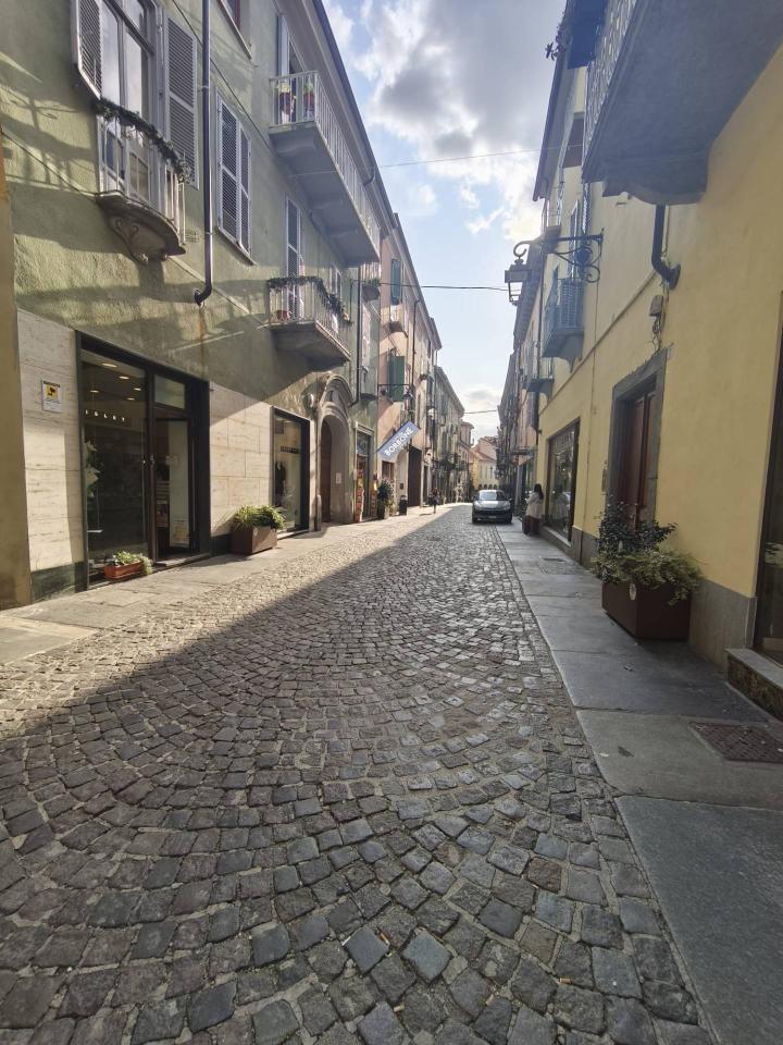 Negozio in Via San Martino 9, Moncalieri, {3} - Foto 1