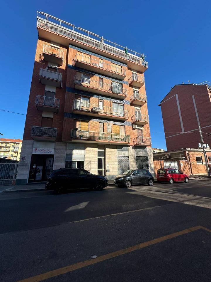 Negozio in Via Pietro Cossa 115, Torino, {3} - Foto 1