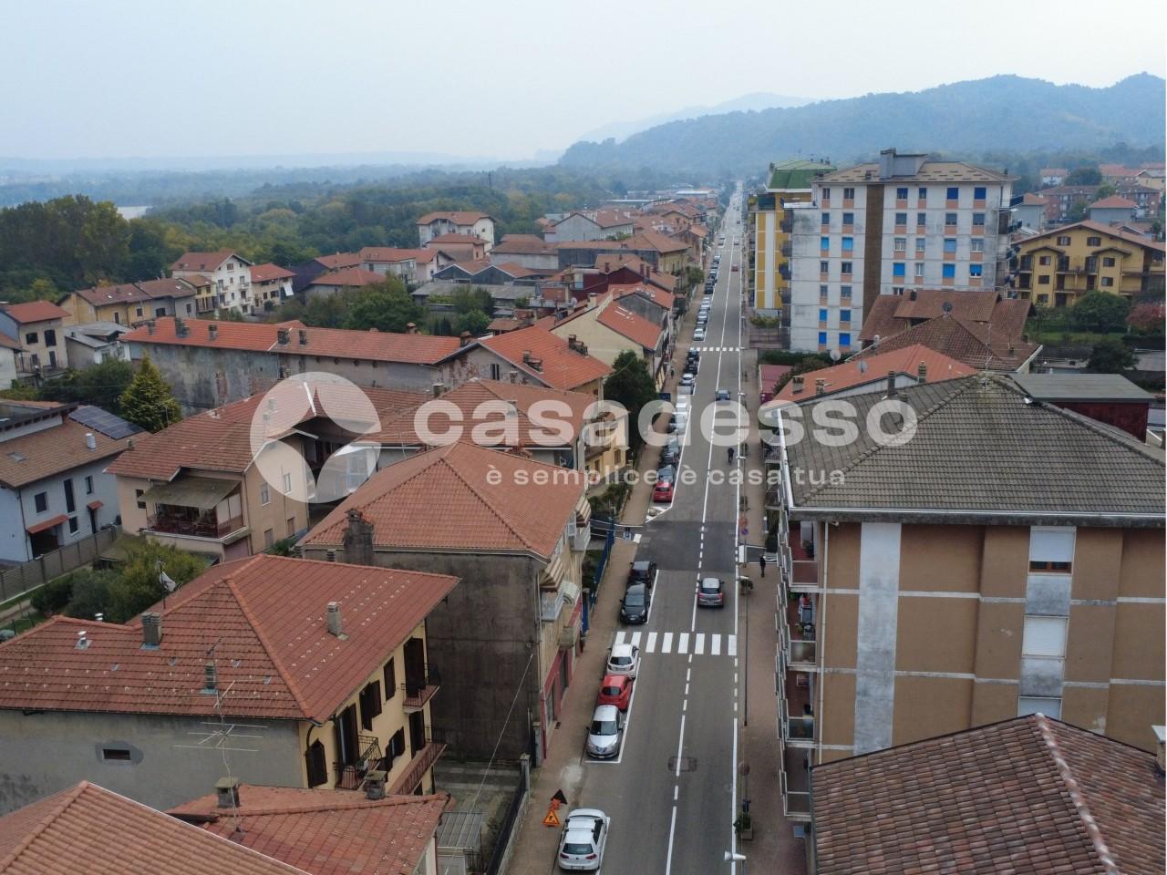 Palazzina commerciale in Corso Matteotti 325, Serravalle Sesia, {3} - Foto 1