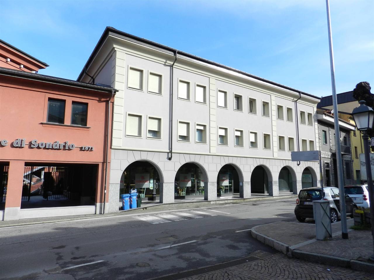 Negozio in Via Nazionale, Colico, {3} - Foto 1