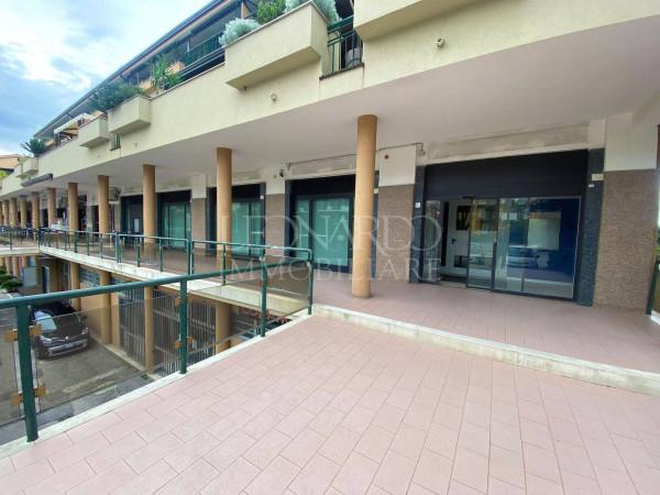 Negozio in Via Francesco Petrarca 47, Caserta, {3} - Foto 1