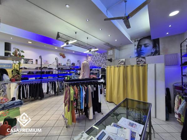 Abbigliamento in Via Roma, Acerra, {3} - Foto 1