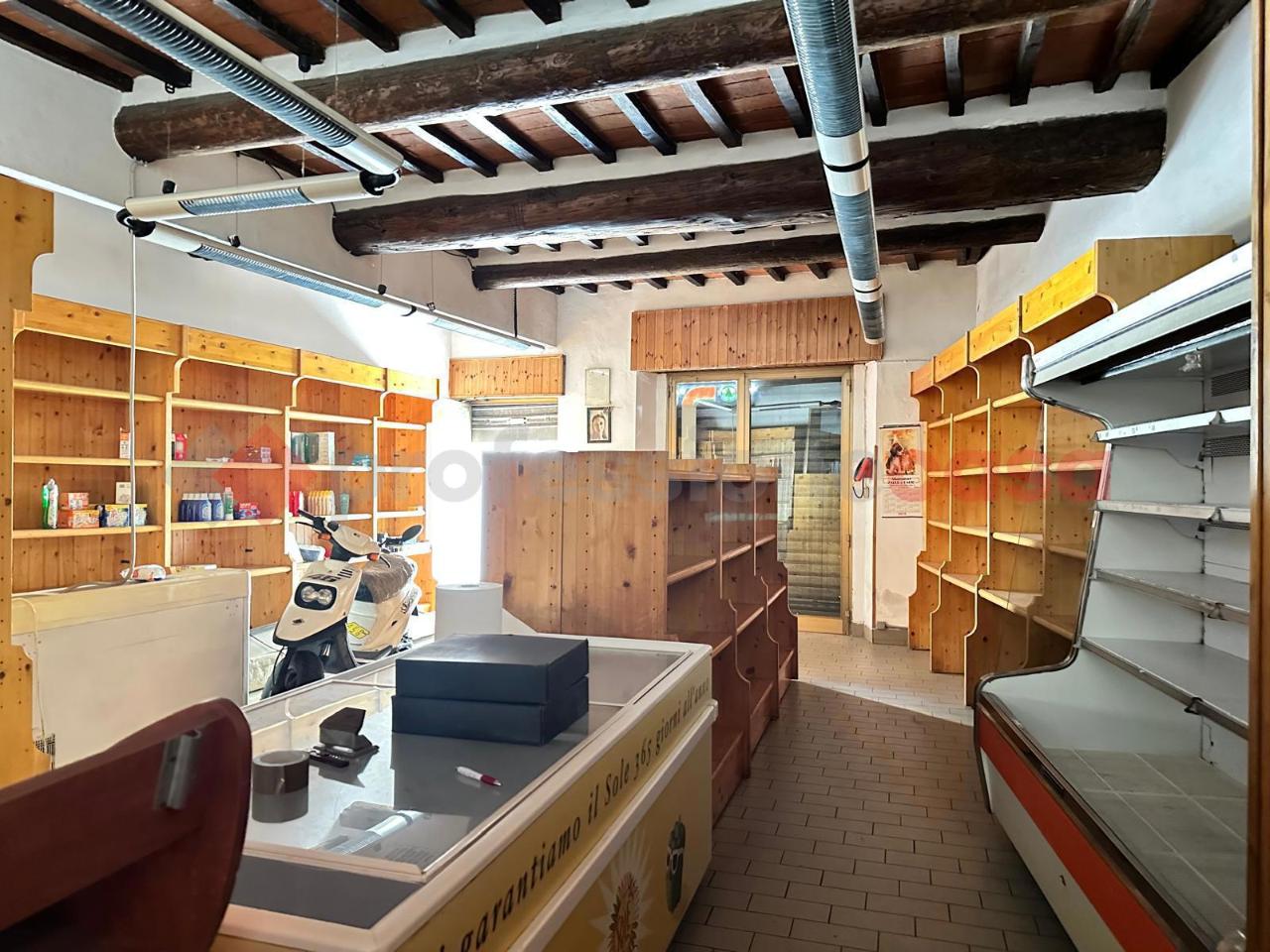 Negozio in Via Garibaldi , Arezzo, {3} - Foto 1