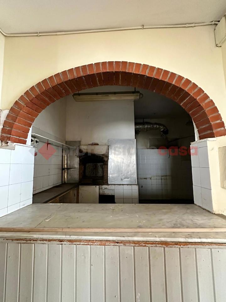 Magazzino in Loc. Poggiola , Arezzo, {3} - Foto 2