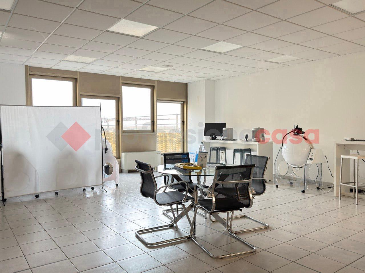 Ufficio in Via Donat Cattin, Arezzo, {3} - Foto 1