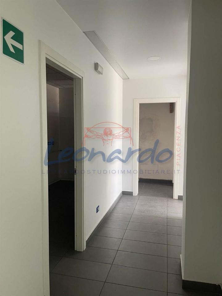 Negozio in , Piacenza, {3} - Foto 2