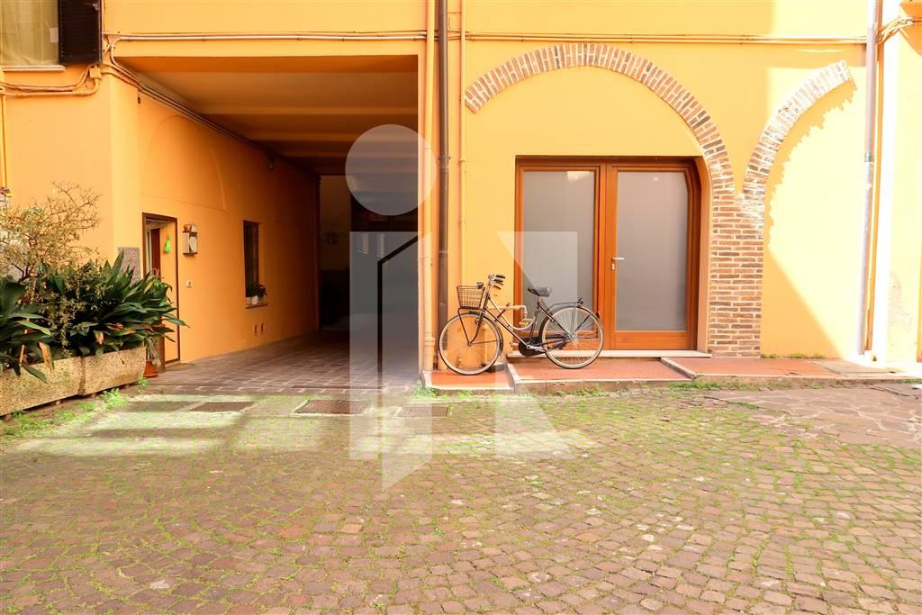 Ufficio in , Mantova, {3} - Foto 1