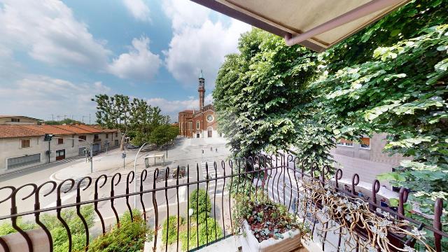 4-room flat in Via Santa Valeria 90, Seregno - Photo 1