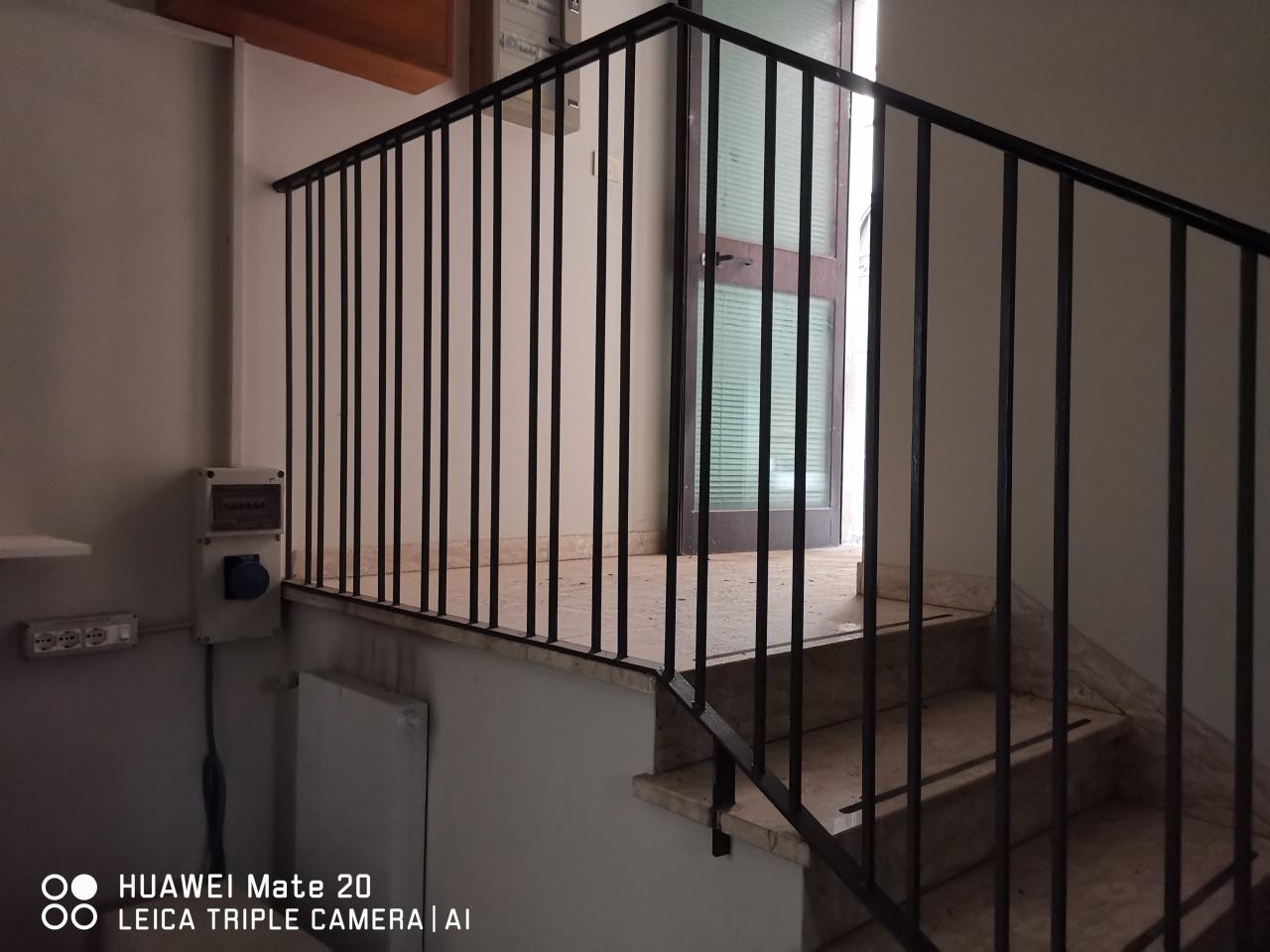 Palazzina commerciale in Via Giordano Giulio 4, Collecorvino, {3} - Foto 2