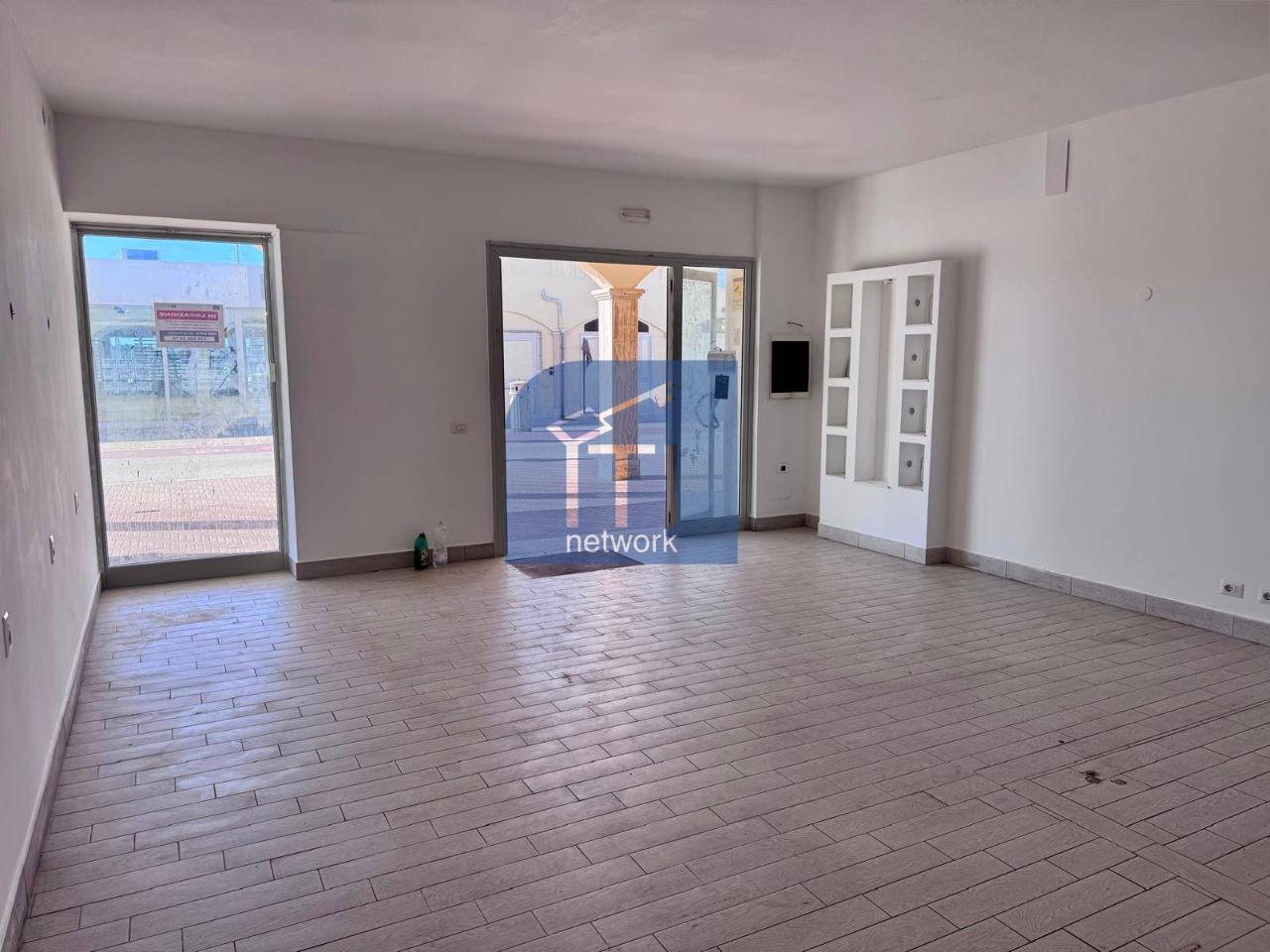 Negozio in Via Lungomare Duca degli Abruzzi 83, Roma, {3} - Foto 2