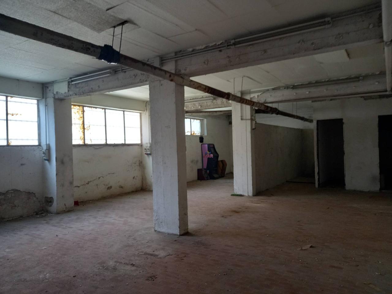 Magazzino in Via Marsiglia, Pomezia, {3} - Foto 1
