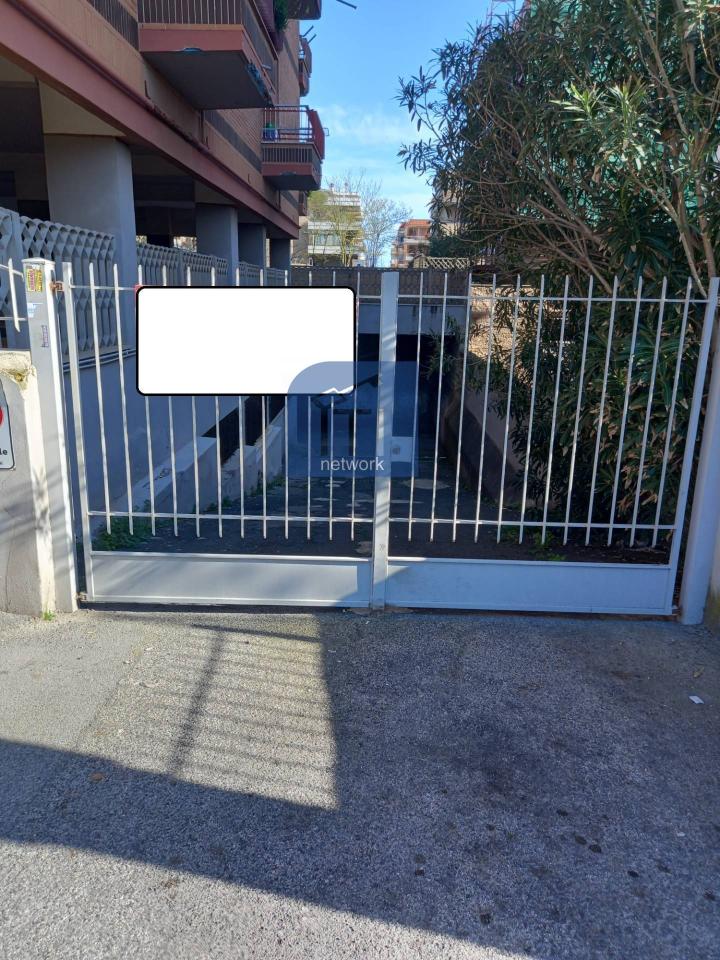 Magazzino in Via Marsiglia, Pomezia, {3} - Foto 2