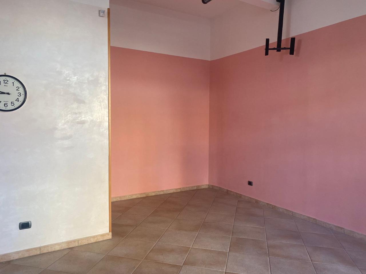 Negozio in Lungomare delle Meduse, Pomezia, {3} - Foto 2