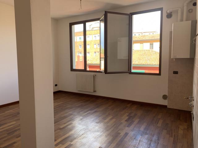 Vierzimmerwohnung in Via Tommaseo, Padova - Foto 1