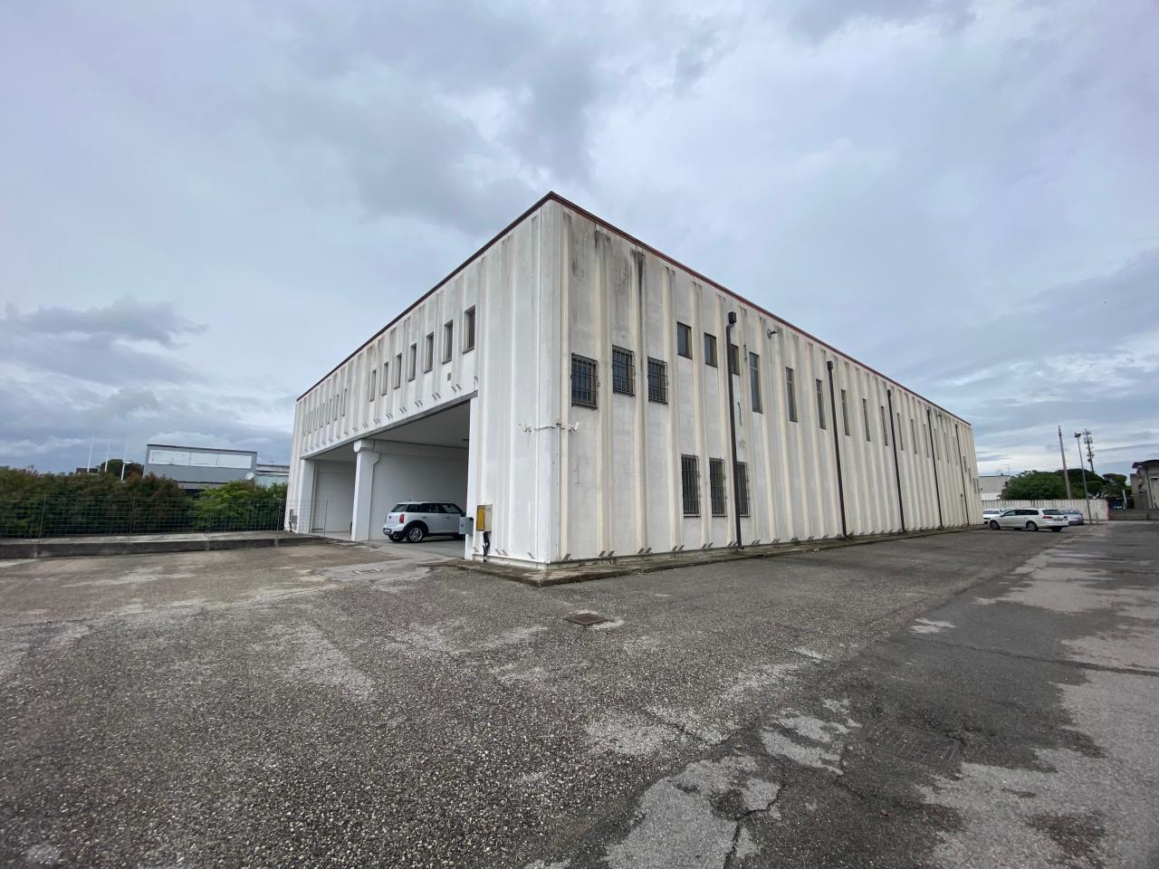 Capannone in Via della Tecnica, Rovigo, {3} - Foto 1
