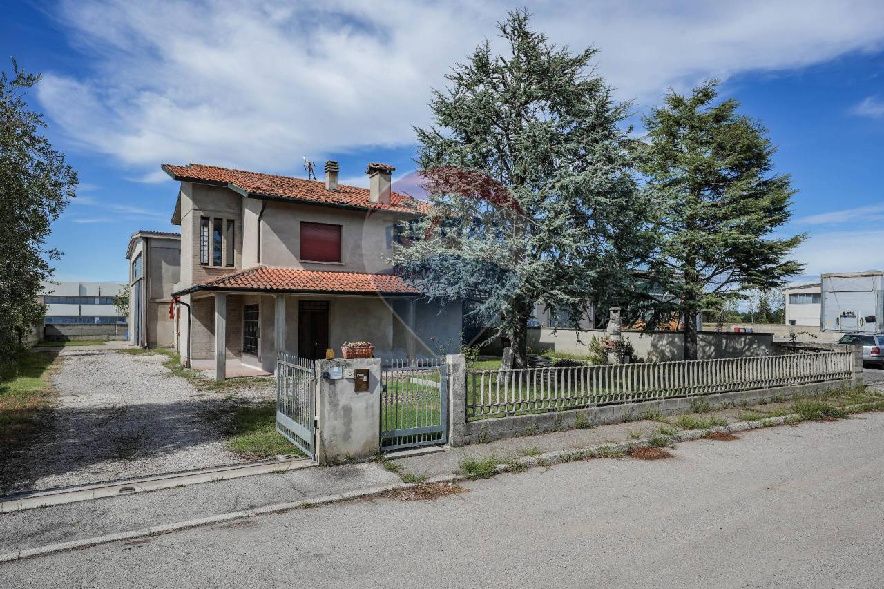 Casa indipendente in vendita a Ferrara
