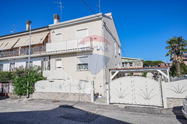 Casa indipendente in Via Maciga 21, Ferrara - Foto 1