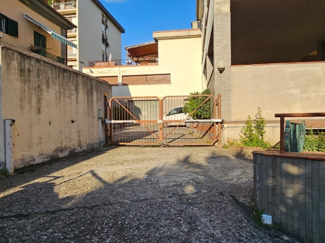 Garage - Parking slot in Via Urbano Rattazzi, Firenze - Photo 1