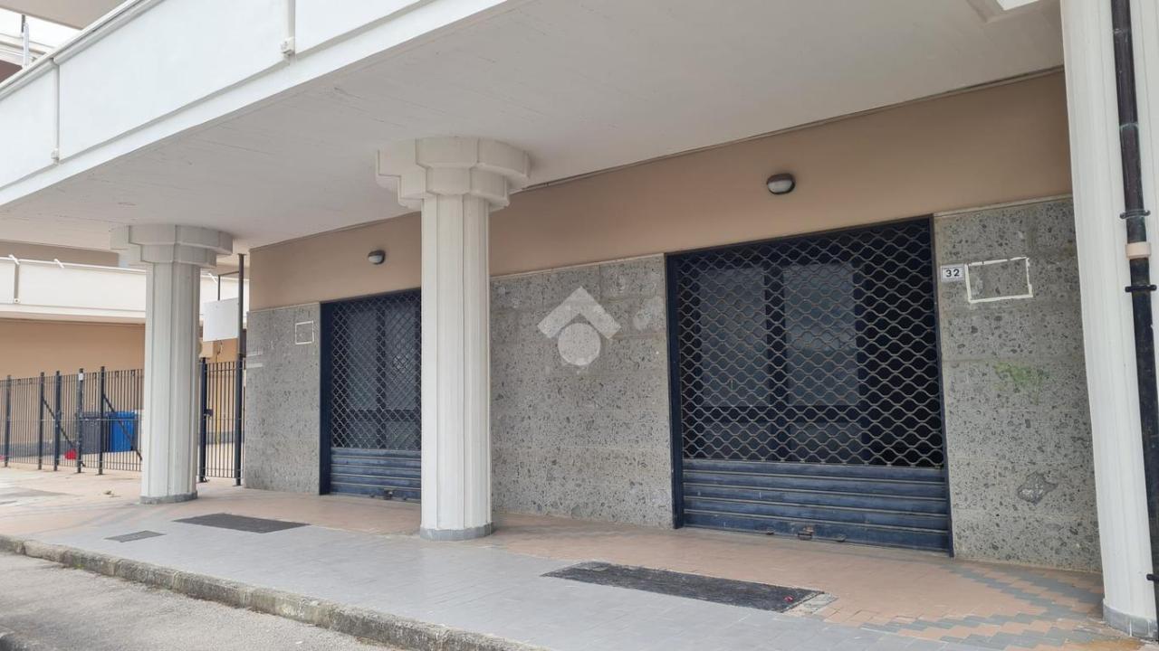 Negozio in Via San Luca 32, Casapulla, {3} - Foto 1