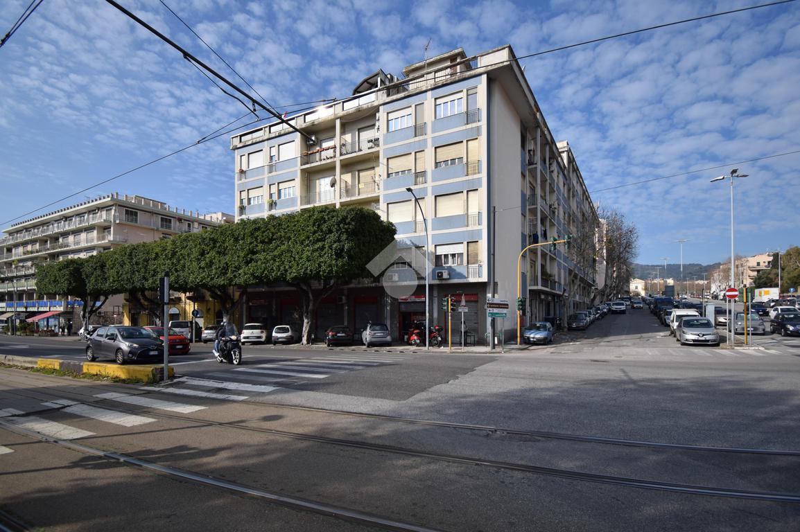 Negozio in Viale della Libertà 79, Messina, {3} - Foto 1